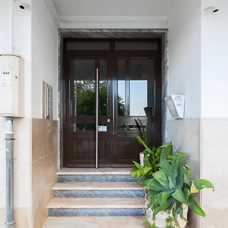 Beguest Southbay River View דירה